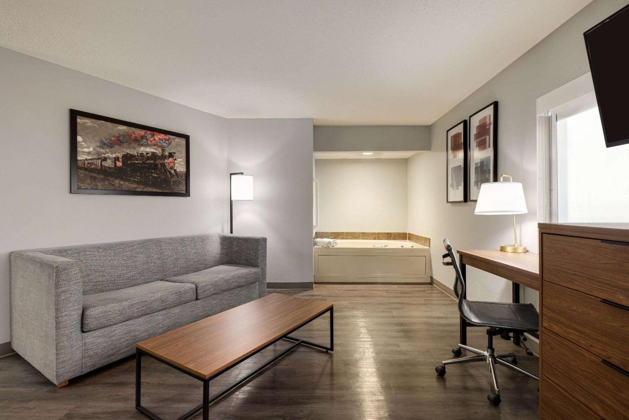 Americinn By Wyndham Lincoln South Экстерьер фото